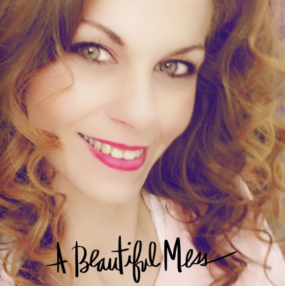 Meet your Posher, Lacey - Picture 1 of 1